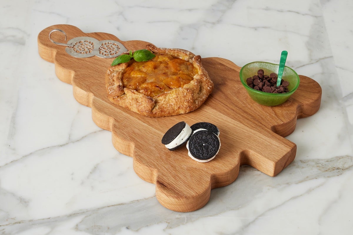 Scalloped Cutting Board Charger | Large Round - Thumbnail 4